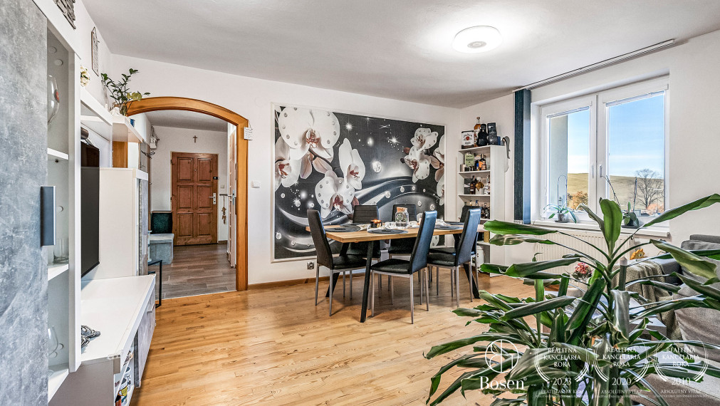 BOSEN | Slnečný 3-izbový byt s balkónom v Hranovnici