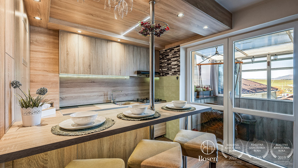 BOSEN | Slnečný 3-izbový byt s balkónom v Hranovnici