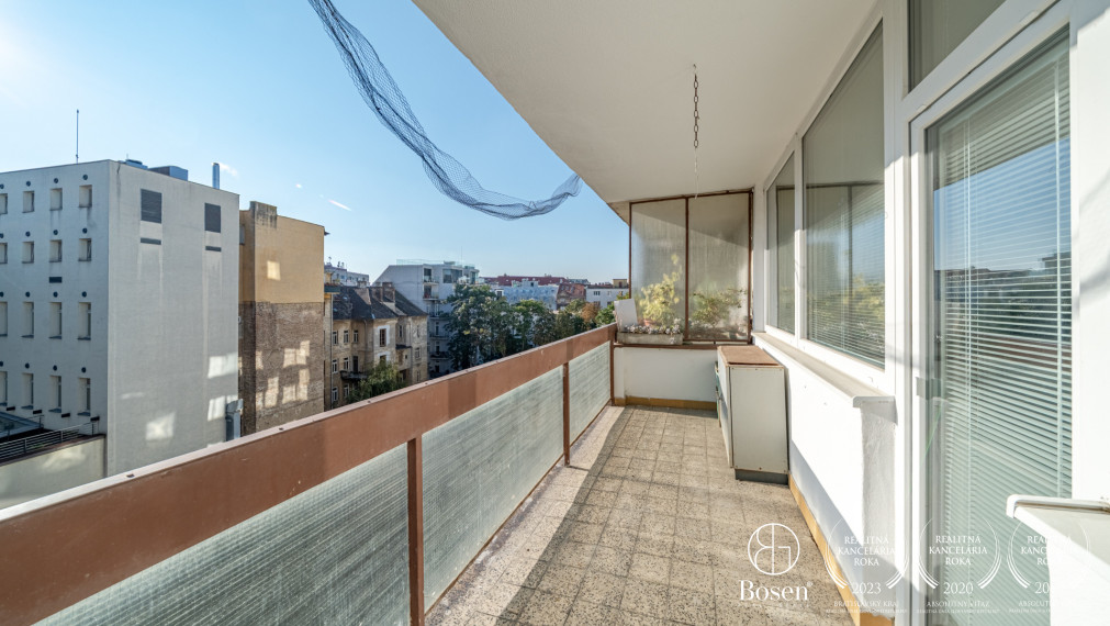 1,5-izbový byt s loggiou a parkovaním v centre – Medená ul.