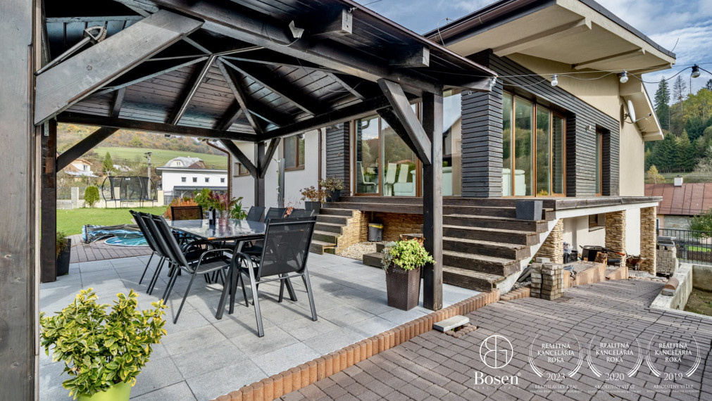 BOSEN | Modern Family House with Swimming Pool, Double Garage, 883 m², 7 km from Terchová – Kubíková