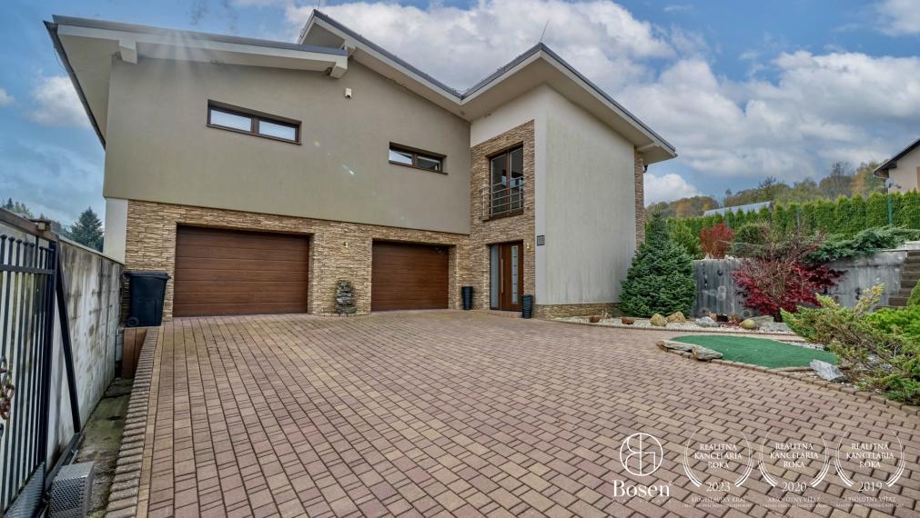 BOSEN | Modern Family House with Swimming Pool, Double Garage, 883 m², 7 km from Terchová – Kubíková