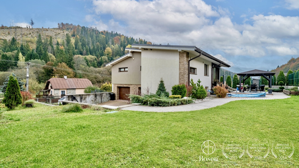 BOSEN | Modern Family House with Swimming Pool, Double Garage, 883 m², 7 km from Terchová – Kubíková