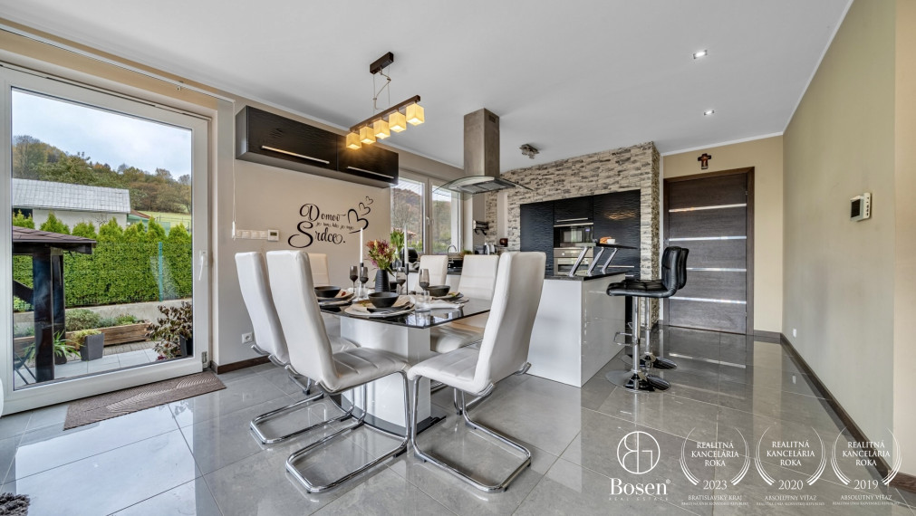 BOSEN | Modern Family House with Swimming Pool, Double Garage, 883 m², 7 km from Terchová – Kubíková
