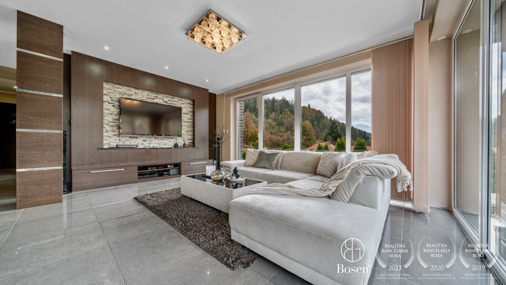 BOSEN | Modern Family House with Swimming Pool, Double Garage, 883 m², 7 km from Terchová – Kubíková