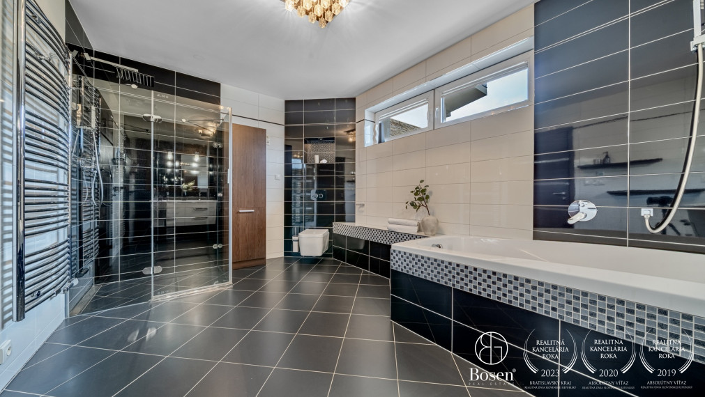 BOSEN | Modern Family House with Swimming Pool, Double Garage, 883 m², 7 km from Terchová – Kubíková