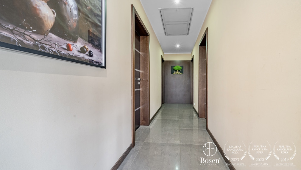 BOSEN | Modern Family House with Swimming Pool, Double Garage, 883 m², 7 km from Terchová – Kubíková