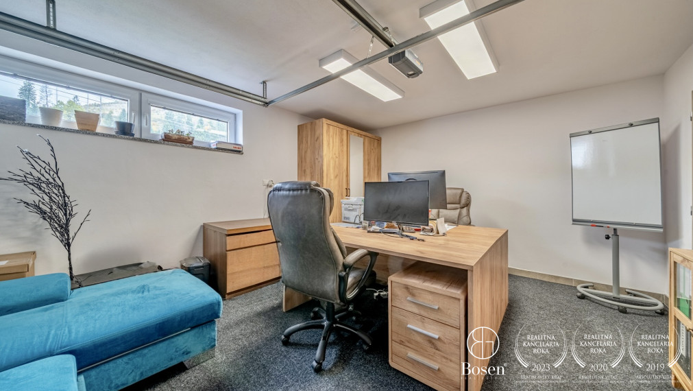 BOSEN | Modern Family House with Swimming Pool, Double Garage, 883 m², 7 km from Terchová – Kubíková