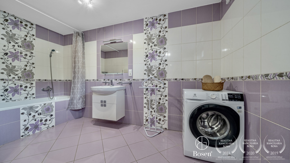 BOSEN | Modern Family House with Swimming Pool, Double Garage, 883 m², 7 km from Terchová – Kubíková