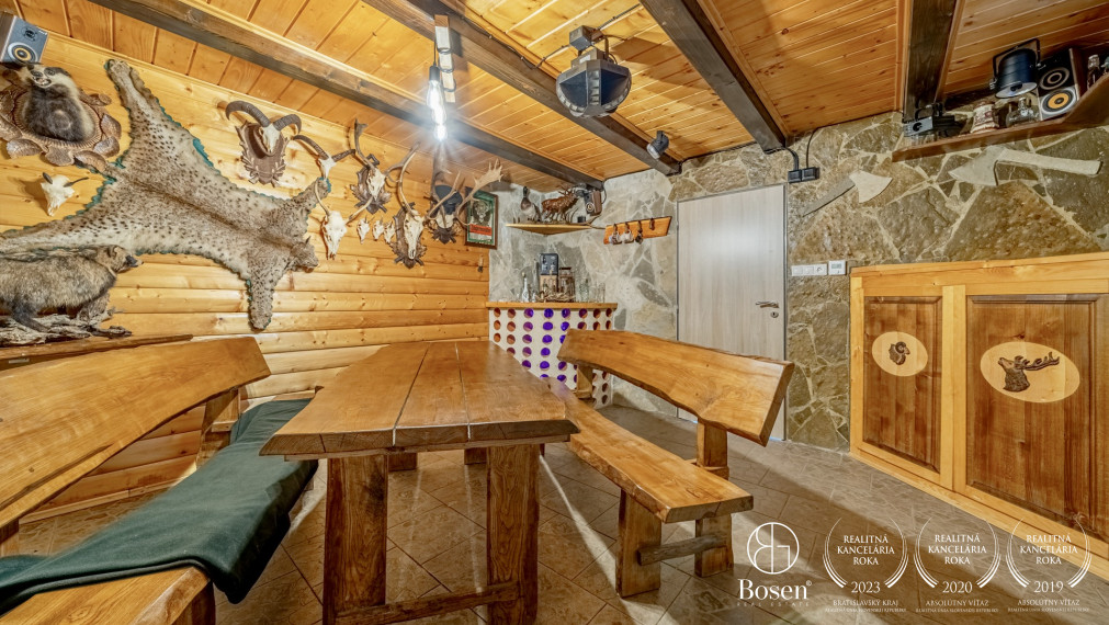 BOSEN | Modern Family House with Swimming Pool, Double Garage, 883 m², 7 km from Terchová – Kubíková