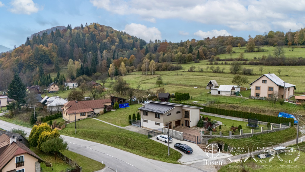 BOSEN | Modern Family House with Swimming Pool, Double Garage, 883 m², 7 km from Terchová – Kubíková
