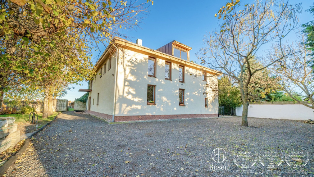 BOSEN | Unique country estate, family house, stable, 30,000 m² land, only 27 km from Bratislava, Dúbrava