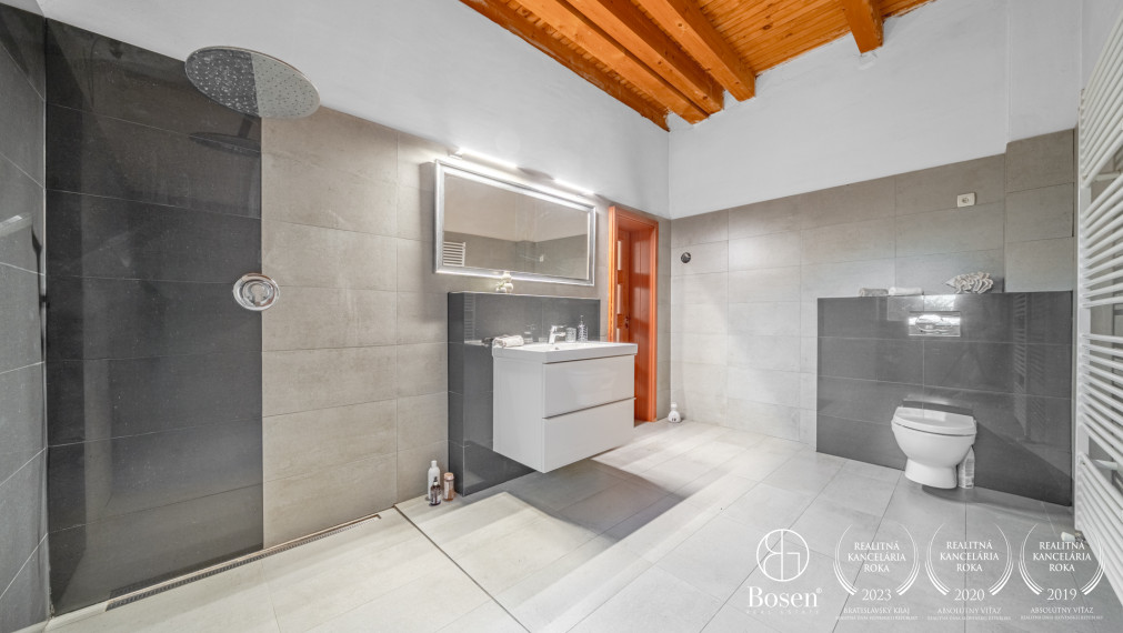 BOSEN | Unique country estate, family house, stable, 30,000 m² land, only 27 km from Bratislava, Dúbrava