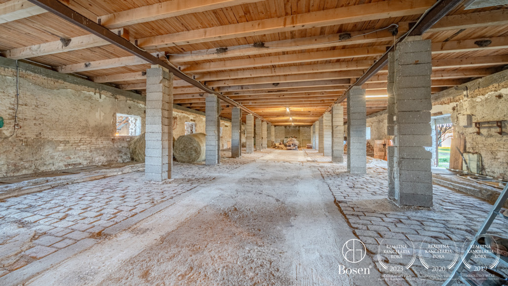 BOSEN | Unique country estate, family house, stable, 30,000 m² land, only 27 km from Bratislava, Dúbrava