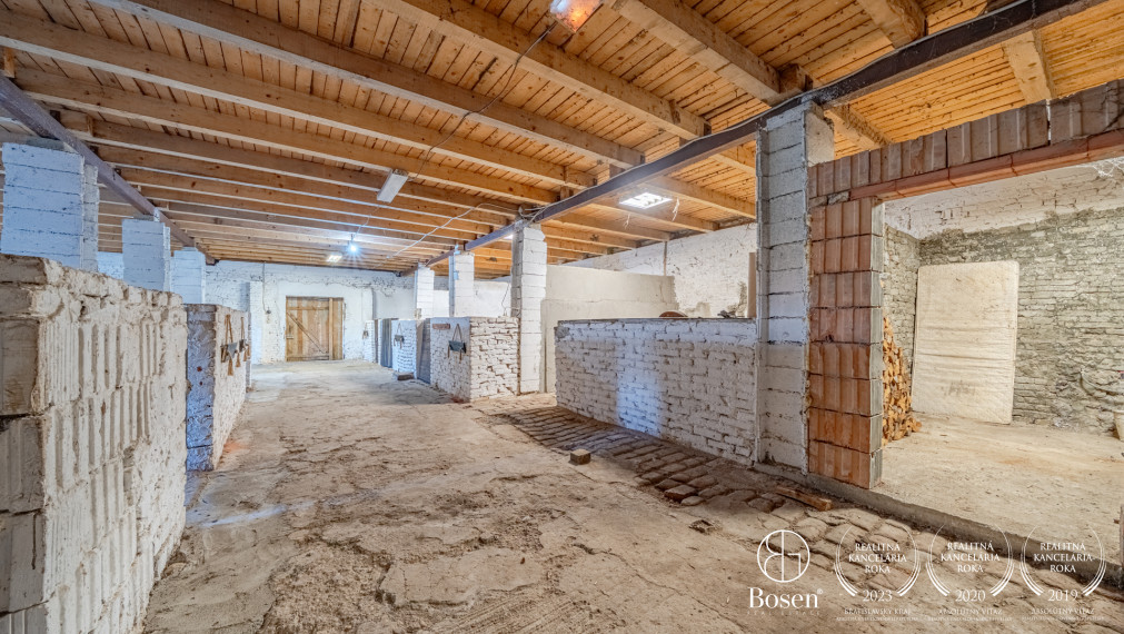 BOSEN | Unique country estate, family house, stable, 30,000 m² land, only 27 km from Bratislava, Dúbrava