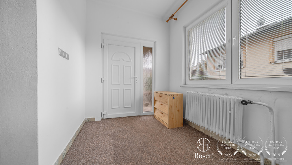 Bosen Group Vám ponúka exkluzívne na predaj 2 domy v Dolanoch