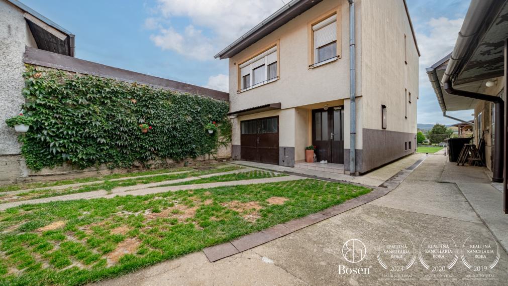 Bosen Group Vám ponúka exkluzívne na predaj 2 domy v Dolanoch