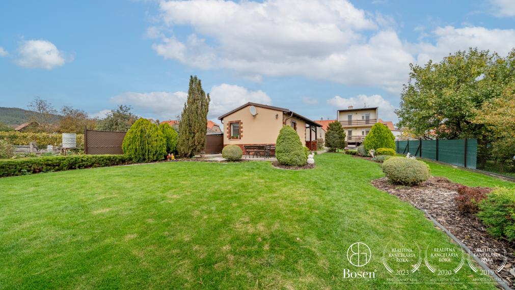 Bosen Group Vám ponúka exkluzívne na predaj 2 domy v Dolanoch