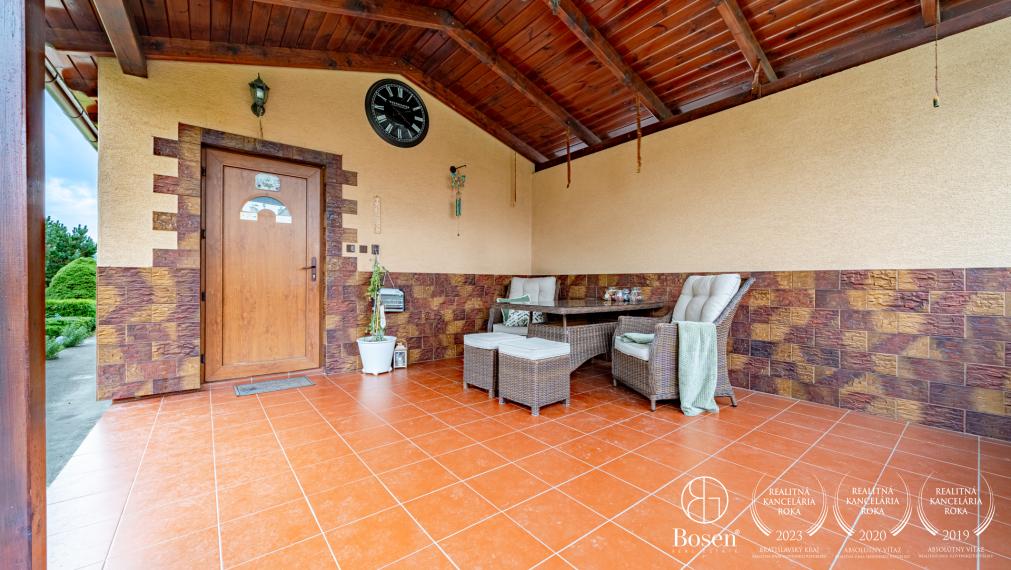 Bosen Group Vám ponúka exkluzívne na predaj 2 domy v Dolanoch