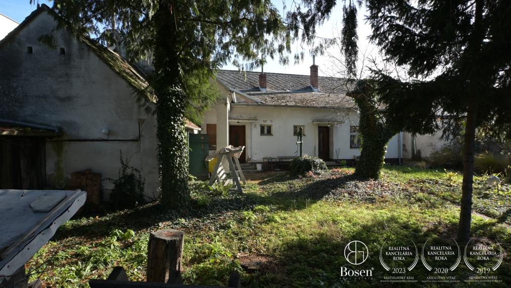 BOSEN | Rodinný dom s investičným potenciálom, Malacky, pozemok 2495 m2 !