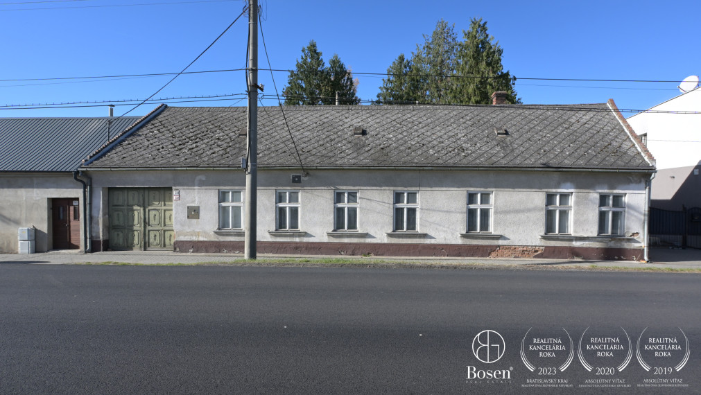 BOSEN | Rodinný dom s investičným potenciálom, Malacky, pozemok 2495 m2 !