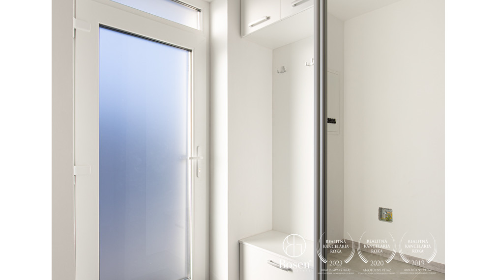 BOSEN | PRENÁJOM 3-izbový byt v rodinnom dome - Veľké Dvorníky