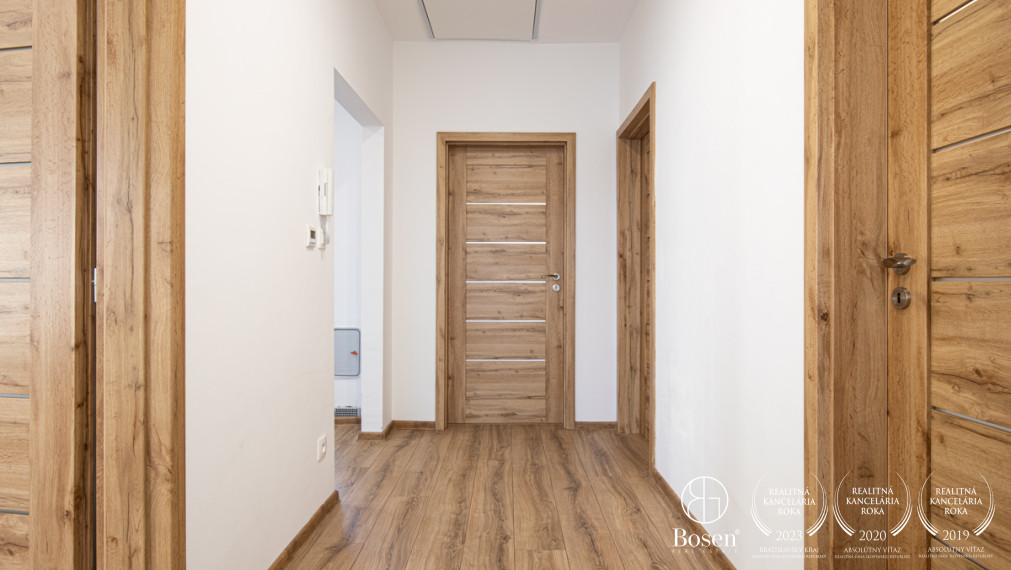 BOSEN | PRENÁJOM 3-izbový byt v rodinnom dome - Veľké Dvorníky