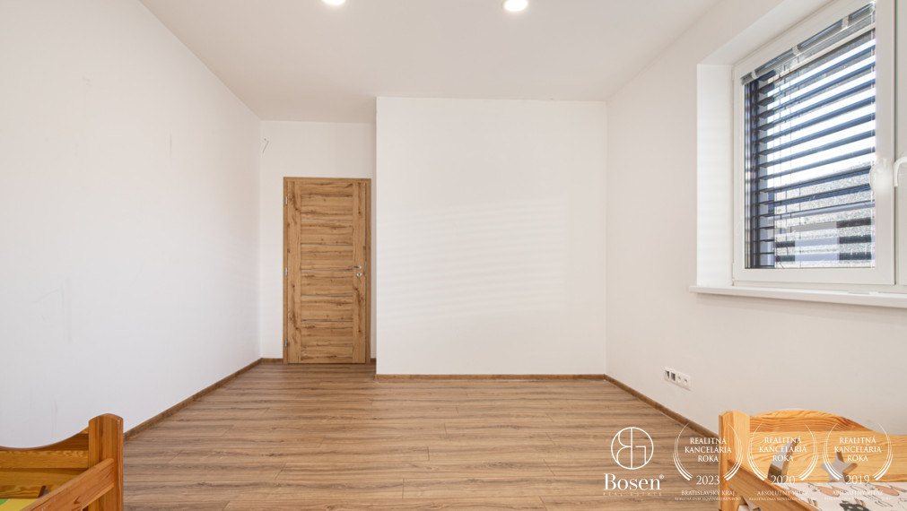 BOSEN | PRENÁJOM 3-izbový byt v rodinnom dome - Veľké Dvorníky