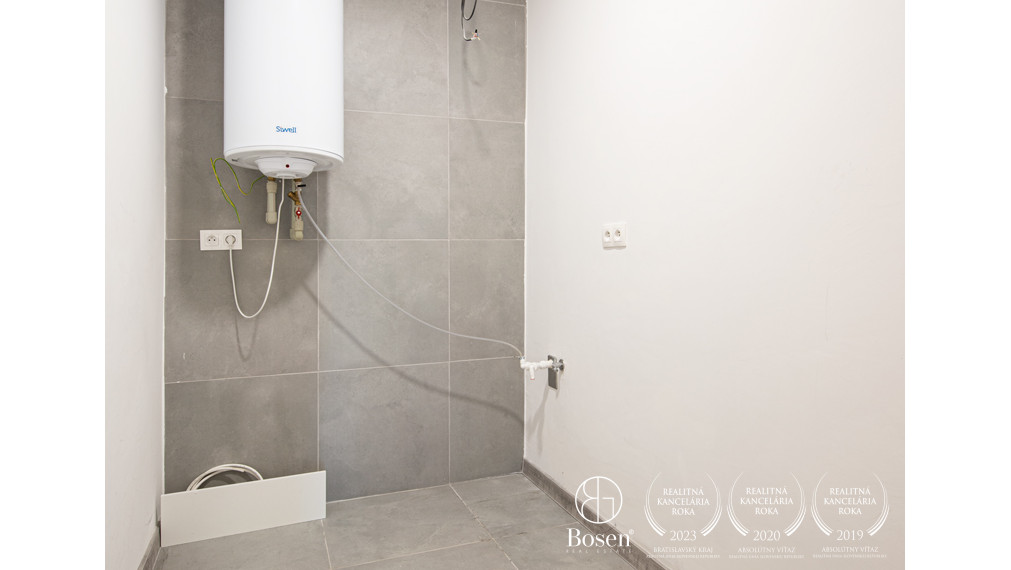 BOSEN | PRENÁJOM 3-izbový byt v rodinnom dome - Veľké Dvorníky