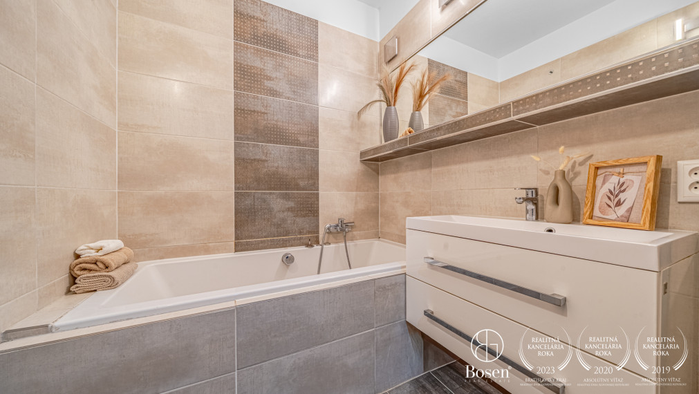 BOSEN | Zrekonštruovaný 3-izbový byt s lodžiou a pivnicou – Petržalka