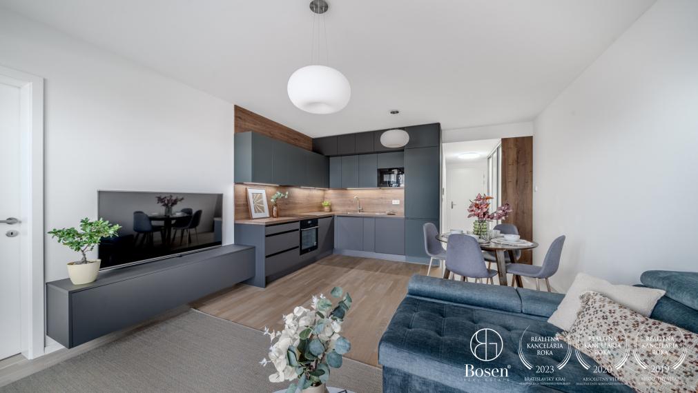 PREDANÉ! Moderný byt s veľkým šatníkom a balkónom