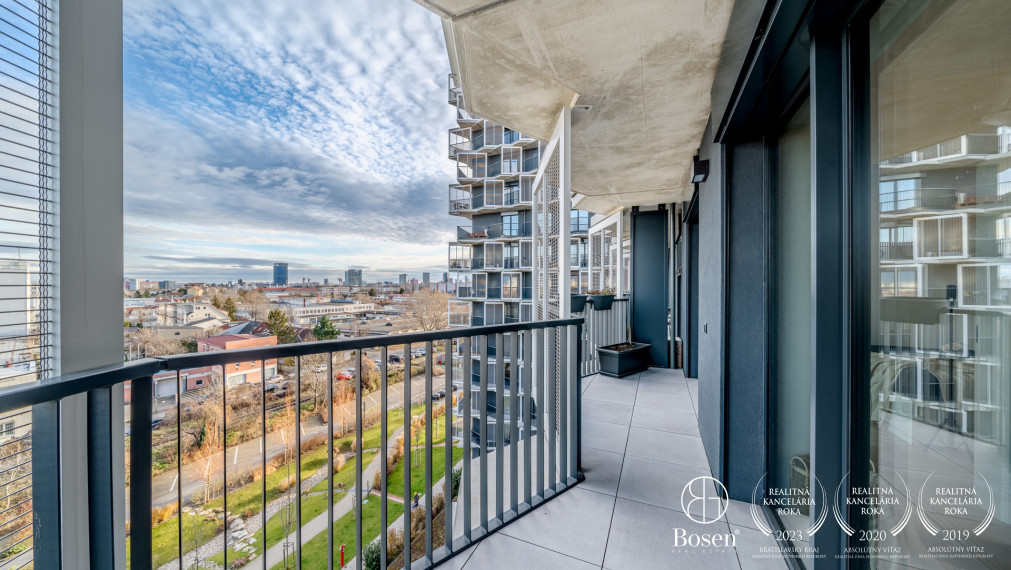 PREDANÉ! Moderný byt s veľkým šatníkom a balkónom