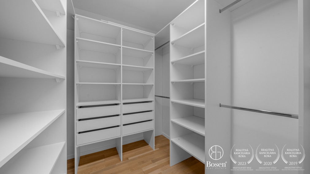 PREDANÉ! Moderný byt s veľkým šatníkom a balkónom