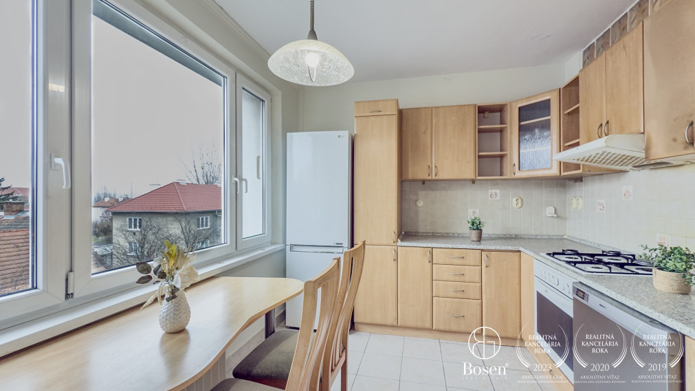 BOSEN | Výnimočný 3 izbový byt s loggiou, 84m2, M. Rázusa
