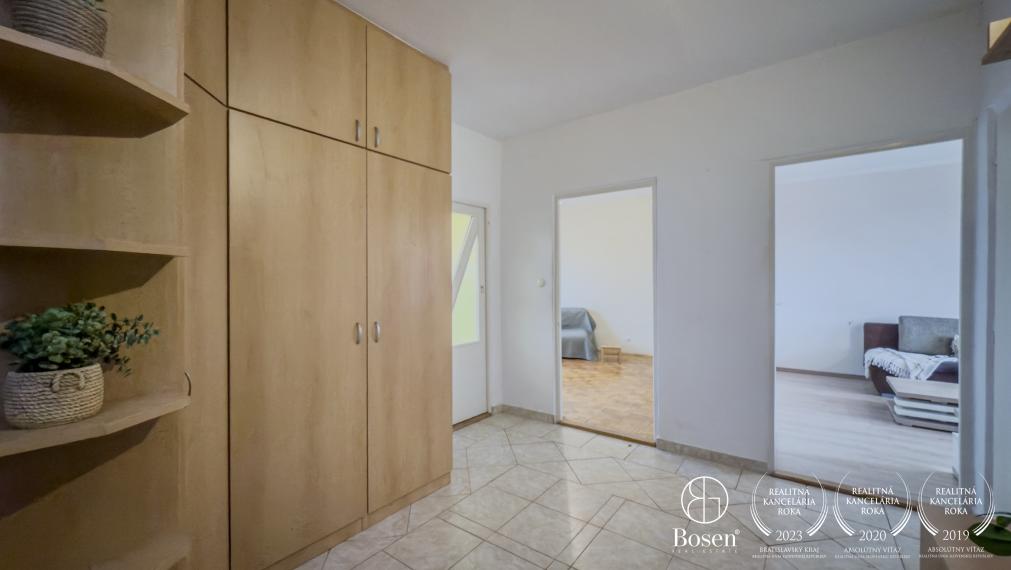 BOSEN | Výnimočný 3 izbový byt s loggiou, 84m2, M. Rázusa