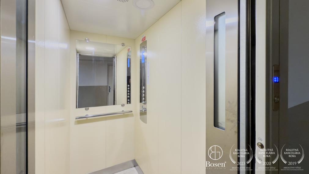 BOSEN | Výnimočný 3 izbový byt s loggiou, 84m2, M. Rázusa