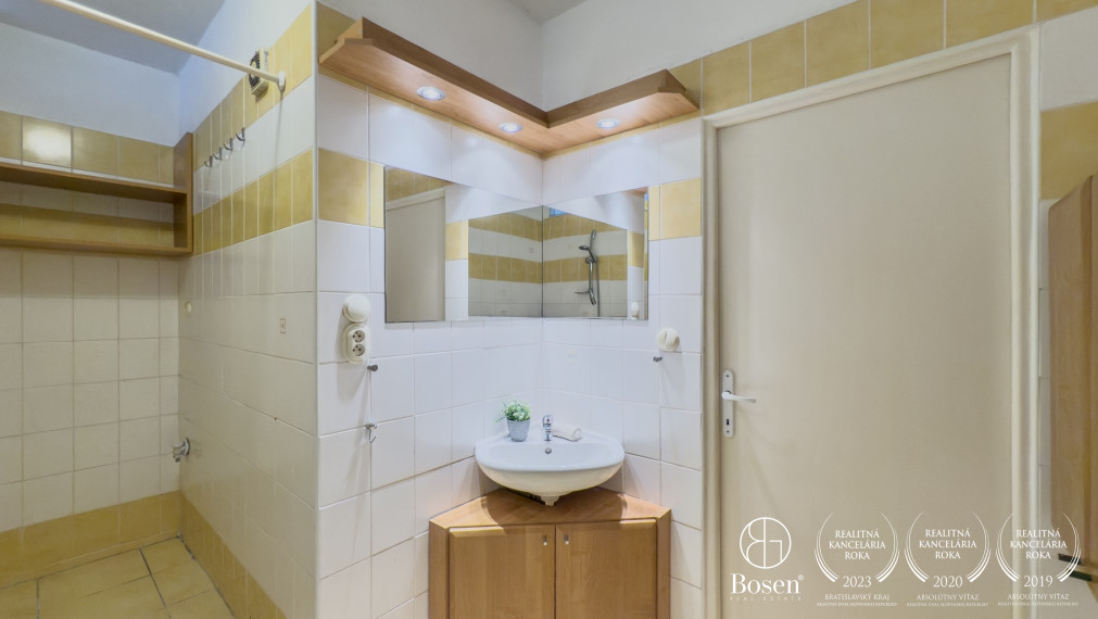 BOSEN | Výnimočný 3 izbový byt s loggiou, 84m2, M. Rázusa