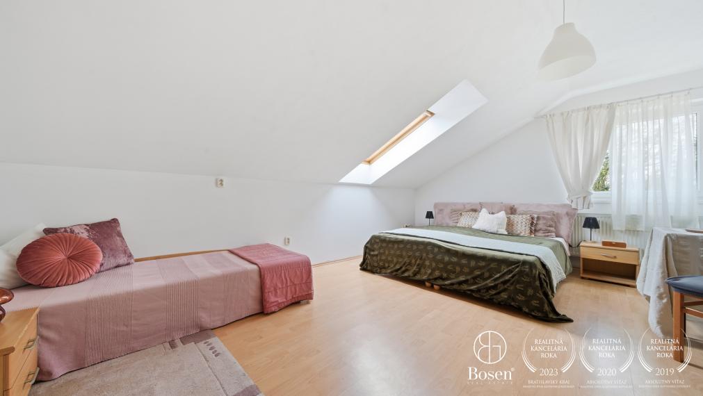 BOSEN | 10 izbový priestranný viacgeneračný RD s potenciálom, Kyselica, 365 m2