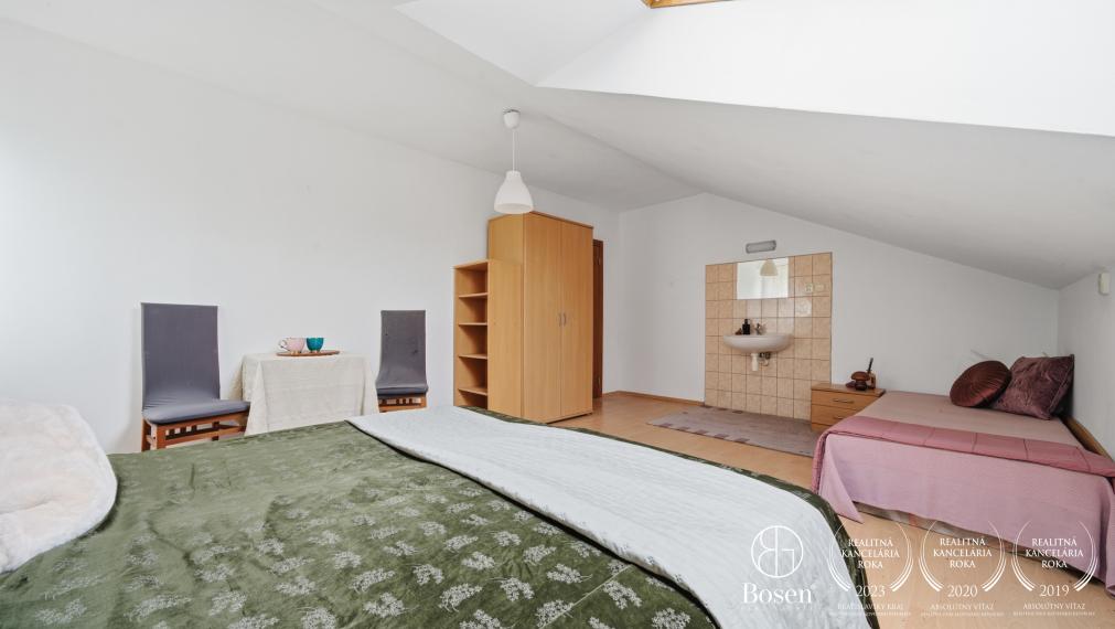 BOSEN | 10 izbový priestranný viacgeneračný RD s potenciálom, Kyselica, 365 m2