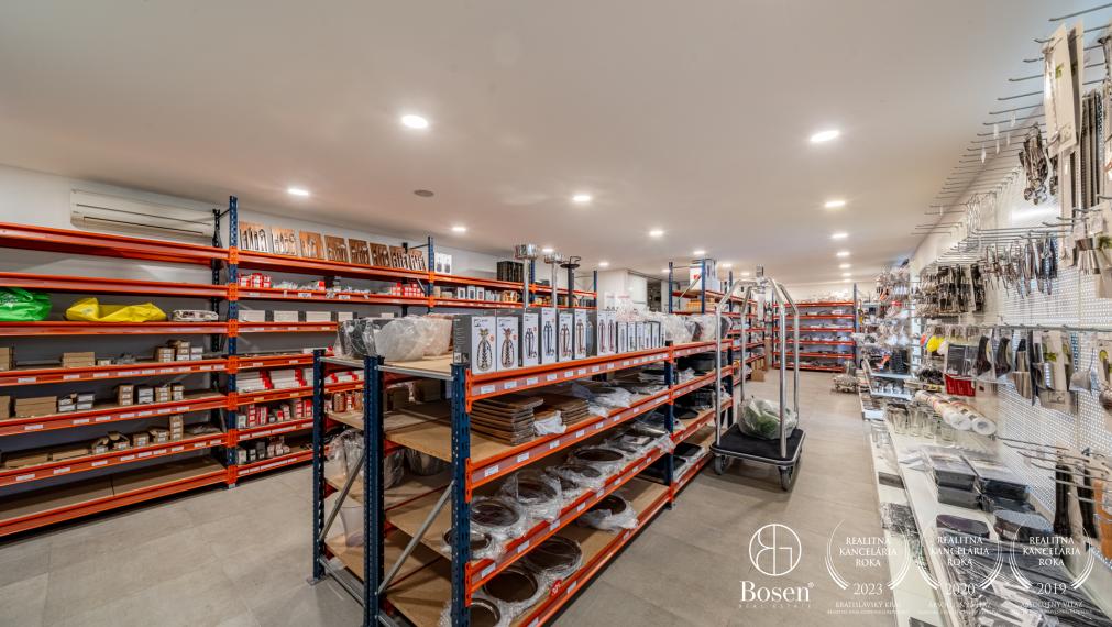 BOSEN | Areál s budovou, skladom a dostatkom parkovania