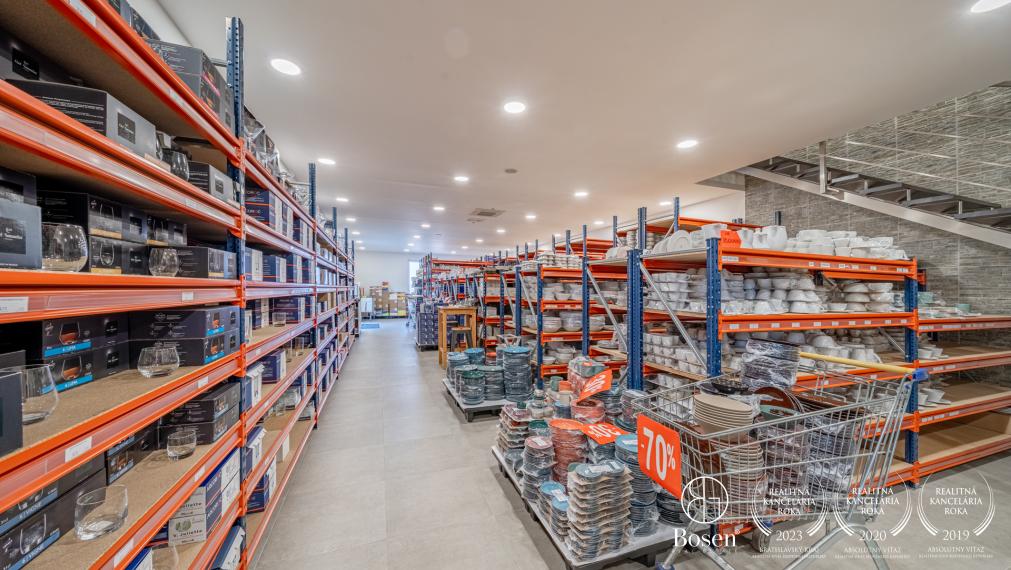 BOSEN | Areál s budovou, skladom a dostatkom parkovania