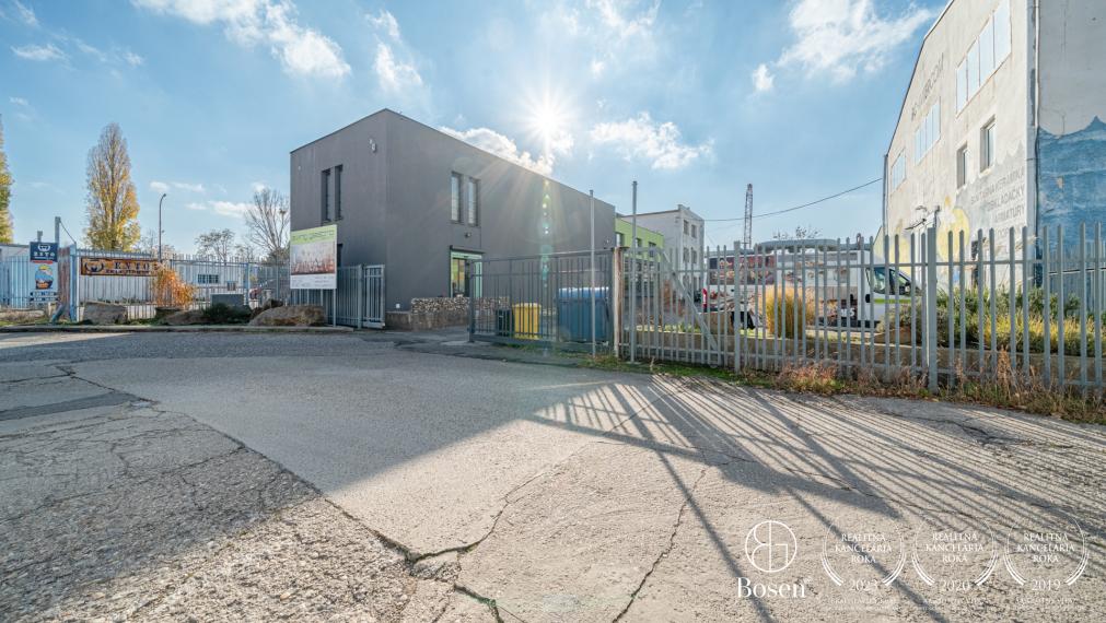 BOSEN | Areál s budovou, skladom a dostatkom parkovania