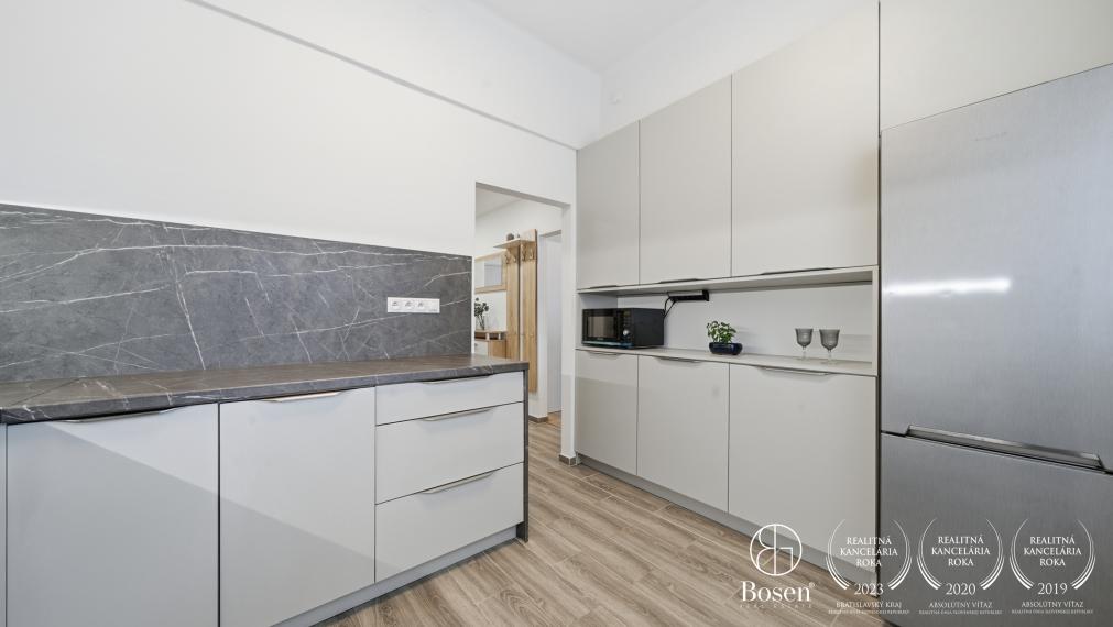BOSEN | 1 izbový byt so samostatnou kuchyňou, Záhradnícka ulica - Staré Mesto