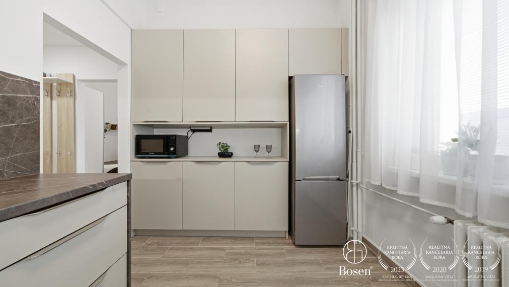 BOSEN | 1 izbový byt so samostatnou kuchyňou, Záhradnícka ulica - Staré Mesto