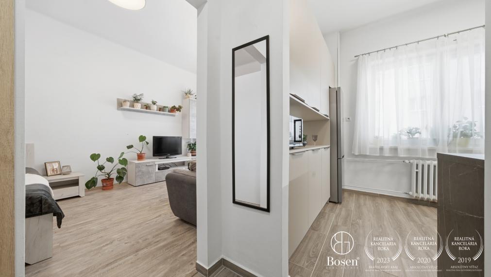 BOSEN | 1 izbový byt so samostatnou kuchyňou, Záhradnícka ulica - Staré Mesto