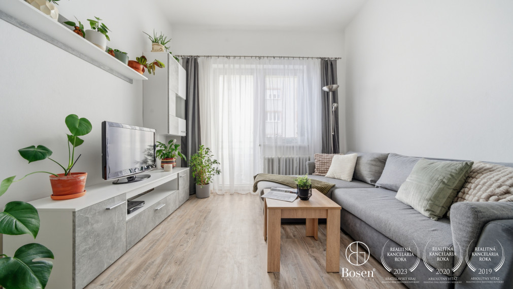 BOSEN | 1 izbový byt so samostatnou kuchyňou, Záhradnícka ulica - Staré Mesto