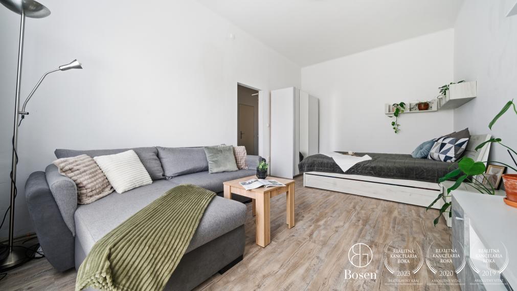 BOSEN | 1 izbový byt so samostatnou kuchyňou, Záhradnícka ulica - Staré Mesto
