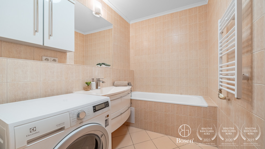 BOSEN | Priestranný 3 izbový byt v komplexe Koloseo, 90 m2