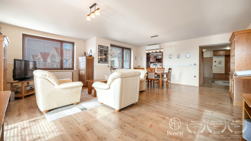 BOSEN| 4 izbový byt, 156m2 s balkónom v centre Malaciek