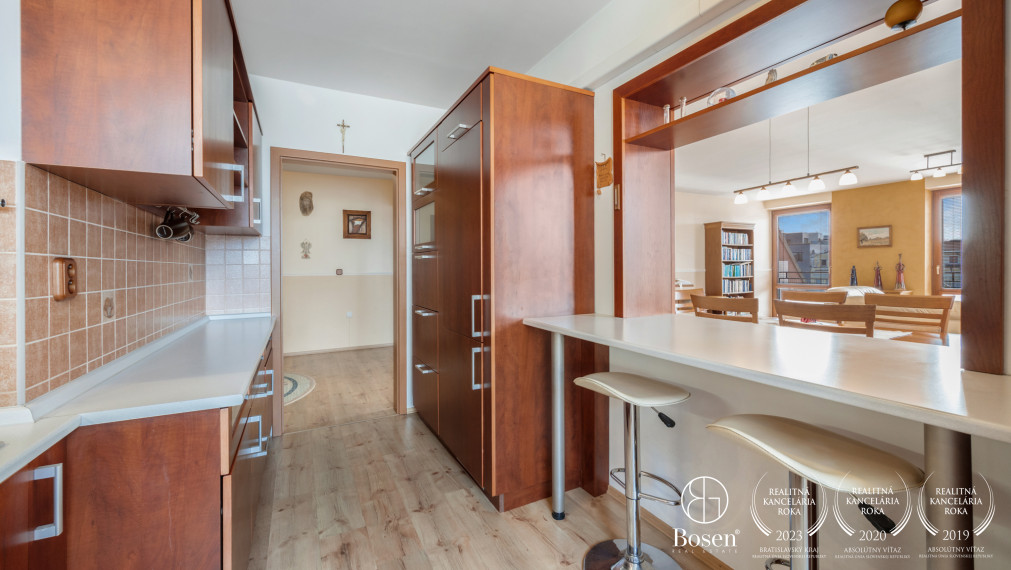 BOSEN| 4 izbový byt, 156m2 s balkónom v centre Malaciek