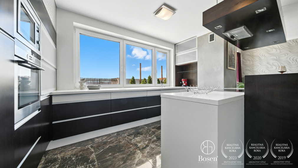 BOSEN | Space, light, privacy – penthouse – 267 m2 | Kramáre – Uhrova Street